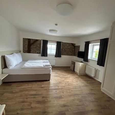 Hotel Barborsky Dvur Kutna Hora Bagian luar foto