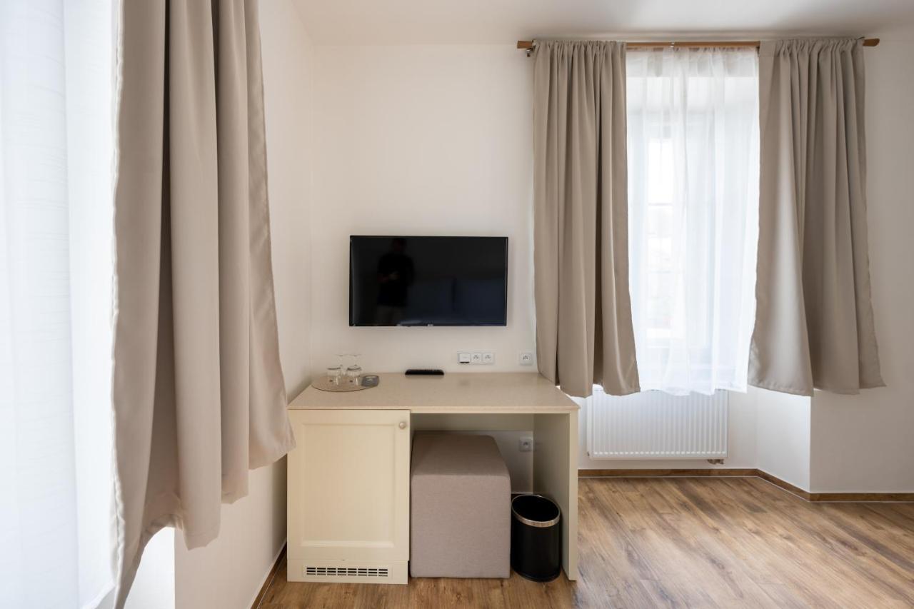 Hotel Barborsky Dvur Kutna Hora Bagian luar foto