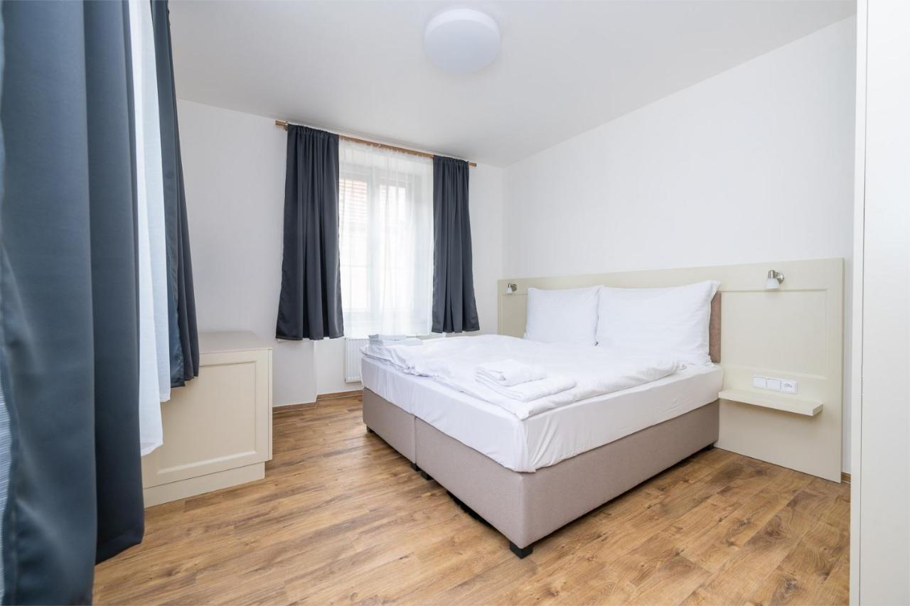 Hotel Barborsky Dvur Kutna Hora Bagian luar foto