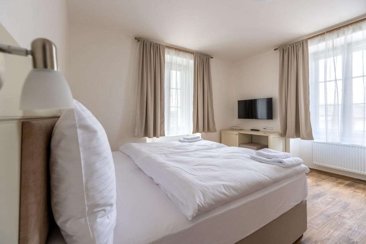 Hotel Barborsky Dvur Kutna Hora Bagian luar foto