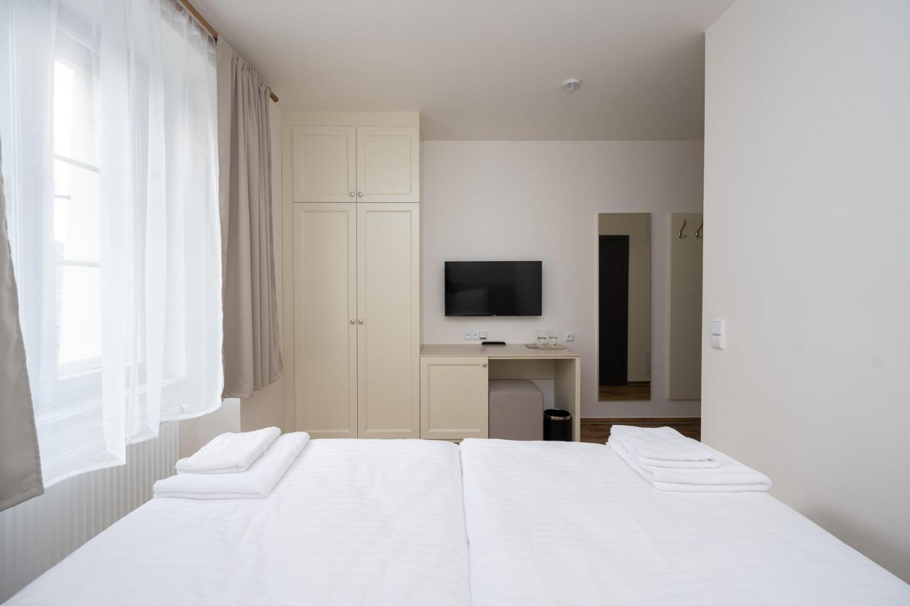 Hotel Barborsky Dvur Kutna Hora Bagian luar foto